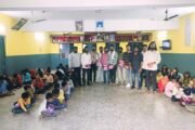 केंद्रीय मंत्री रामदासजी आठवले यांच्या वाढदिवसानिमित्त बिस्कीट व फळ वाटप करून वाढदिवस साजरा