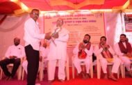 आदर्श गो सेवा एवं अनुसंधान प्रकल्पाद्वारे सदृढ गोवंश पुरस्कार चे वाटप