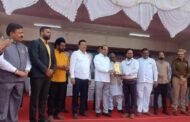 मा. पालक मंत्री ह्यांच्या हस्ते अक्षय उर्फ टिटू टेंभूर्णीकर यांचा विशेष सन्मान ! पातूर शहरातील पहिला राष्ट्रीय पंच