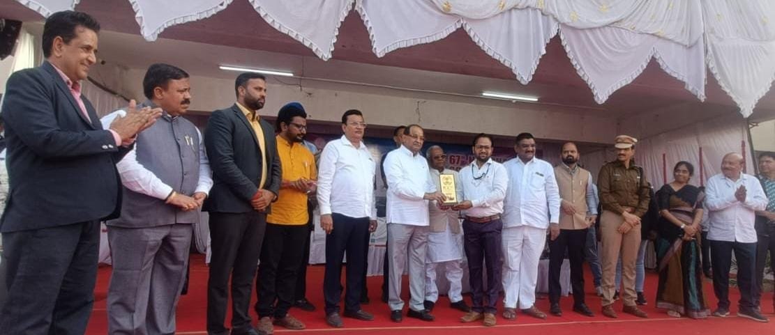 मा. पालक मंत्री ह्यांच्या हस्ते अक्षय उर्फ टिटू टेंभूर्णीकर यांचा विशेष सन्मान ! पातूर शहरातील पहिला राष्ट्रीय पंच