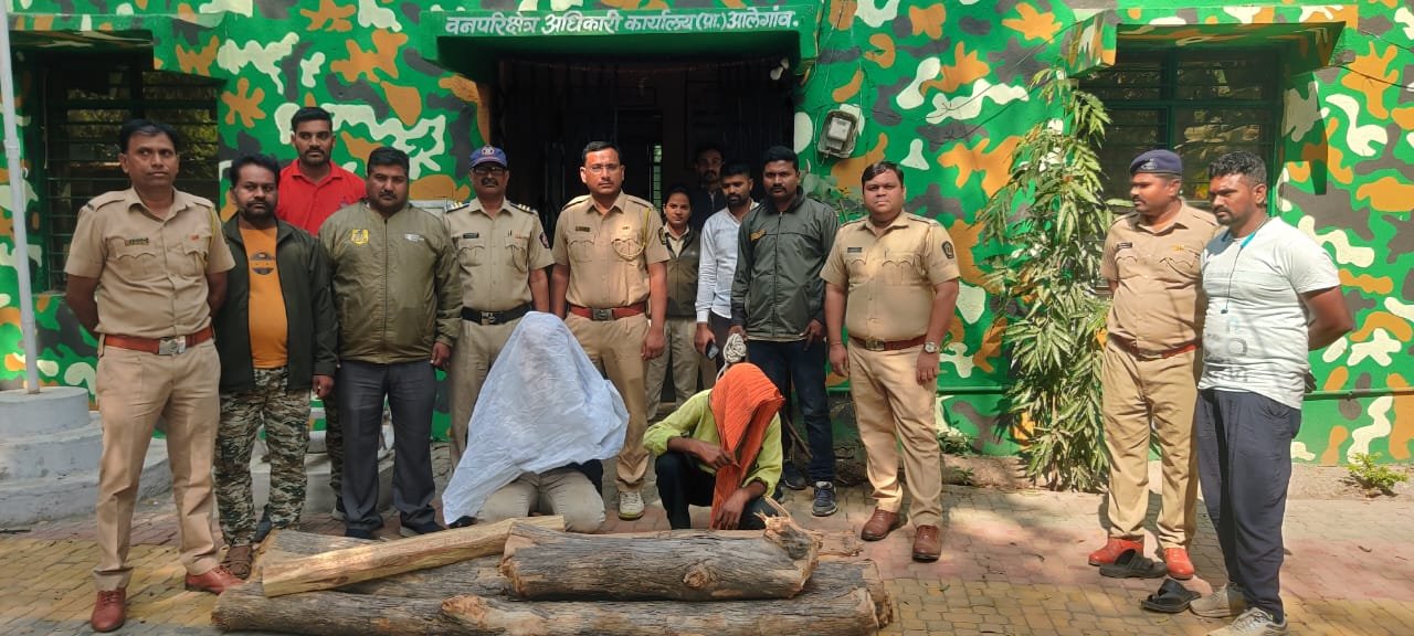 अवैध वृक्षतोड करताना दोन आरोपींना अटक