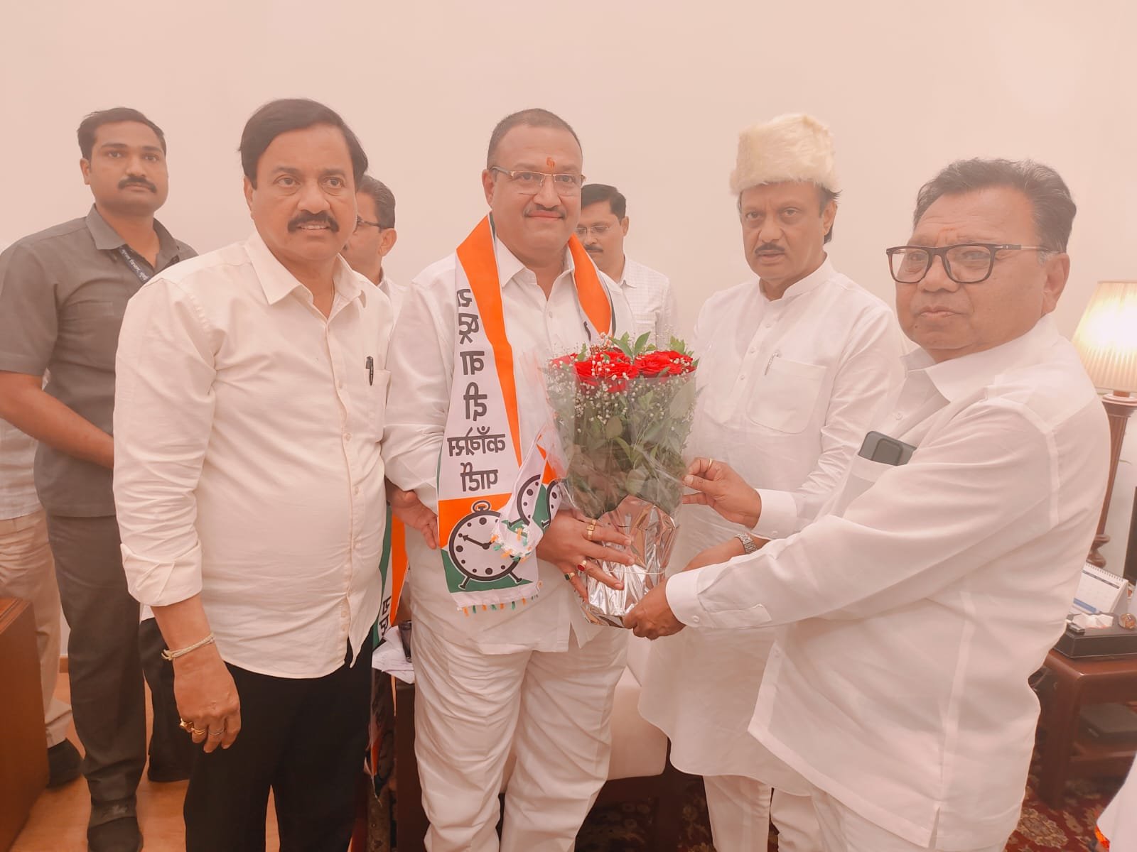 बाळापुर मतदार संघातील नेते संदीप पाटील यांचा राष्ट्रवादीत प्रवेश ! बाळापुर मतदार संघ राष्ट्रवादीमय करणार