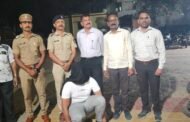 परीक्षा केंद्रावर कॉफी पुरविताना तोतया पोलीस गजाआड