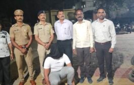 परीक्षा केंद्रावर कॉफी पुरविताना तोतया पोलीस गजाआड