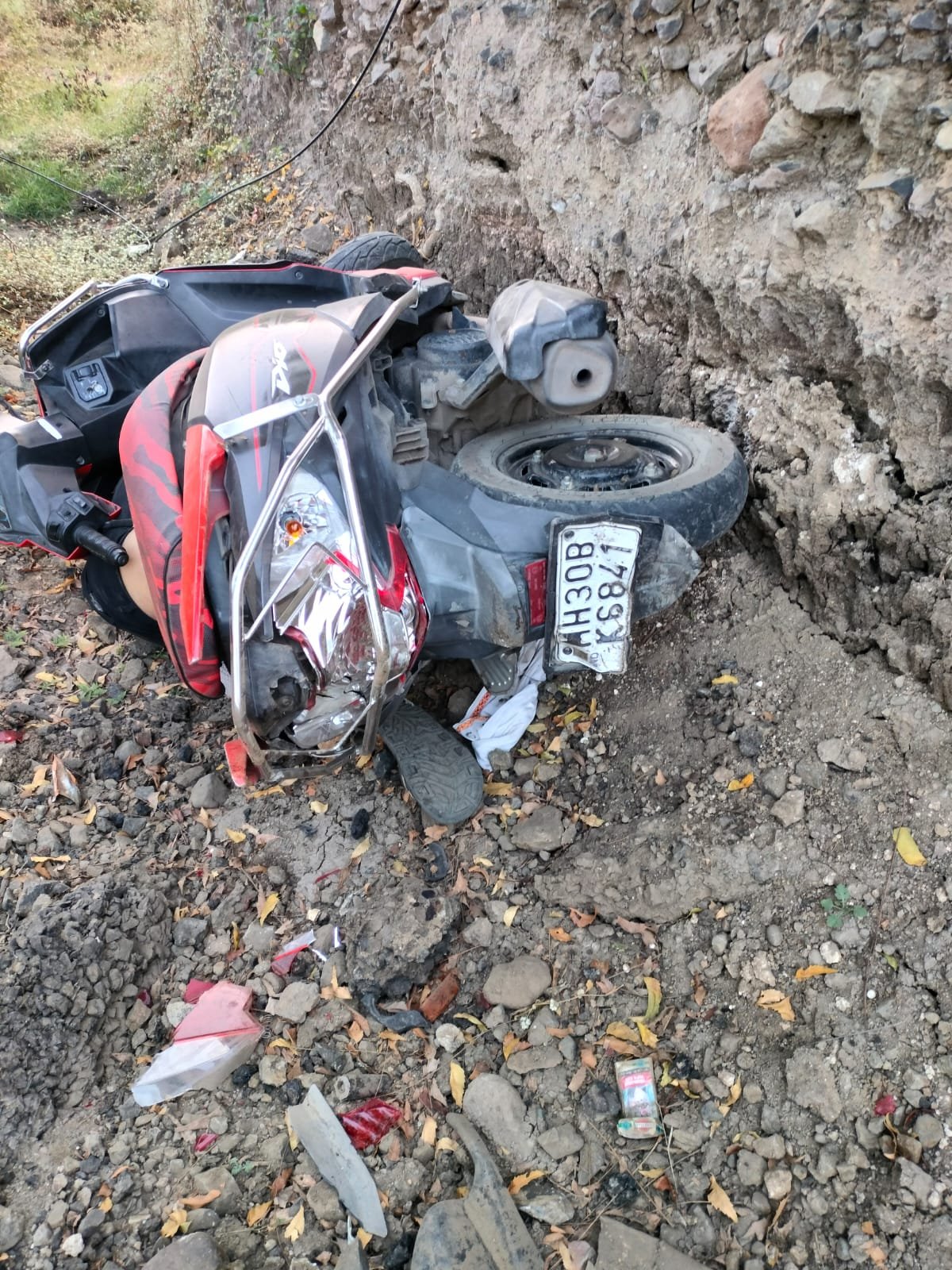 पातुर अकोला महामार्गावर मोटरसायकलचा अपघातात युवक ठार