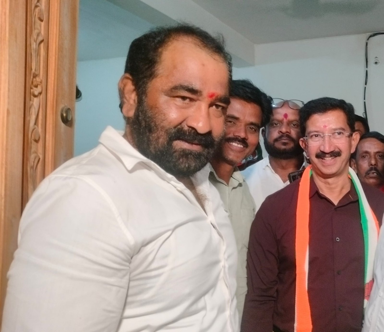 अकोला लोकसभा मतदारसंघाचे उमेदवार अभय दादा पाटील यांना विजयी करण्याचे शिवसेना नेते मा.संजय राऊत त्यांचे आवाहन