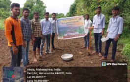 कृषी दूतांनी केले शेतकऱ्यांना माती परीक्षणाबद्दल मार्गदर्शन