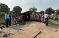 बेघर कुटुंबाच्या मदतीला किड्स पॅराडाईजचे शालेय मंत्रिमंडळ