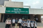 विद्यार्थ्यांनी गिरविले बँकिंग व्यवहाराचे धडे