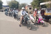 पातुर पोलिसांचे शहरात मुख्य मार्गाने हेल्मेट सह मोटार सायकल रॅलीचे पतसंचलन
