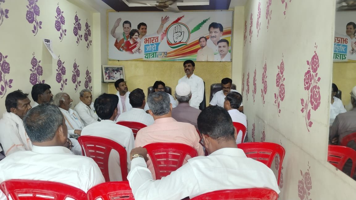 अहमदाबाद येथे झालेल्या विमान अपघातातील मृतकांना पातुर काँग्रेसच्या वतीने श्रद्धांजली