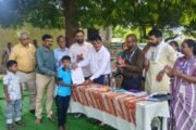 सावित्रीबाई फुले विद्यालयात जात व अधिवास प्रमाणपत्र वितरण कार्यक्रम संपन्न