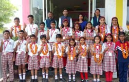 पातूरच्या किड्स पॅरडाईज मध्ये ईव्हीएम द्वारे निवडणूक